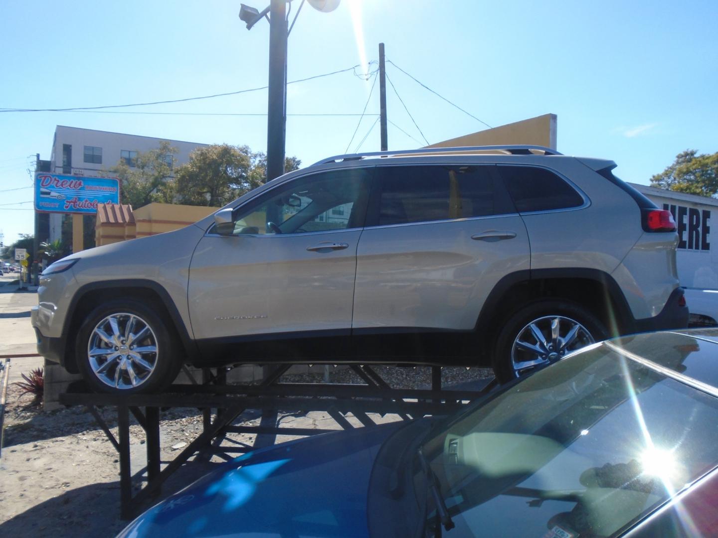 2014 Jeep Cherokee (1C4PJLDS7EW) , located at 6112 N Florida Avenue, Tampa, FL, 33604, (888) 521-5131, 27.954929, -82.459534 - Photo#0